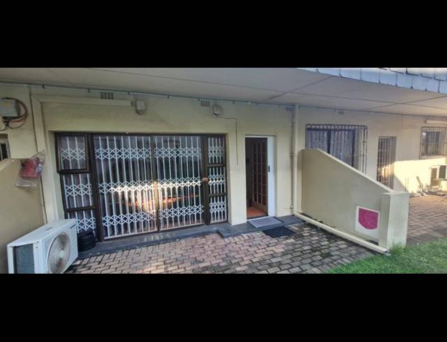 3 BEDROOM APARTMENT FOR SALE IN MANABA BEACH